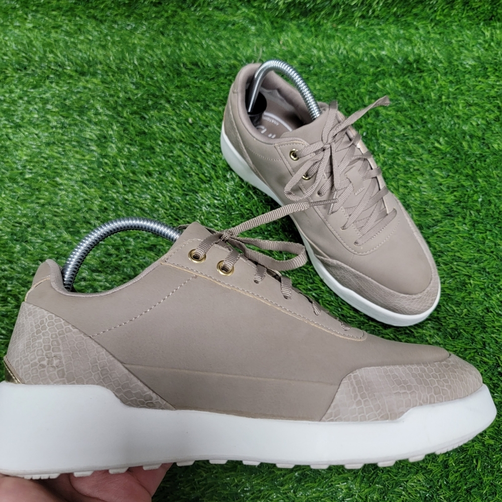 Women's Ryka Paola Walking Sneaker  ( E015)